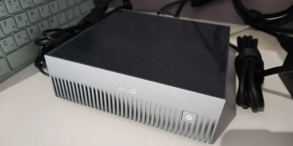 ASUS Ascent GX10 — 128GB unified memory를 갖춘 ARM64 기반 로컬 AI 서버 하드웨어